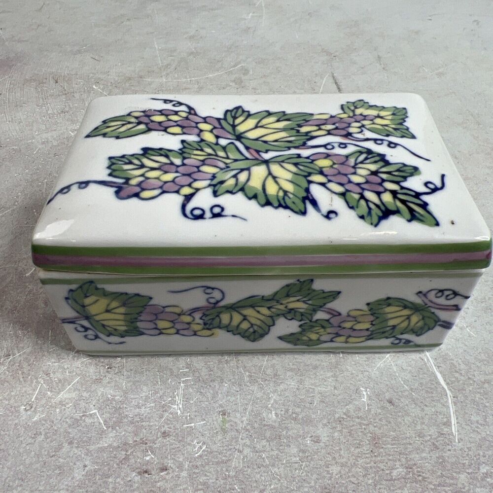 Fifth Avenue Crystal LTD Porcelain Lidded Trinket Jewelry Box Grape Leaf Pattern
